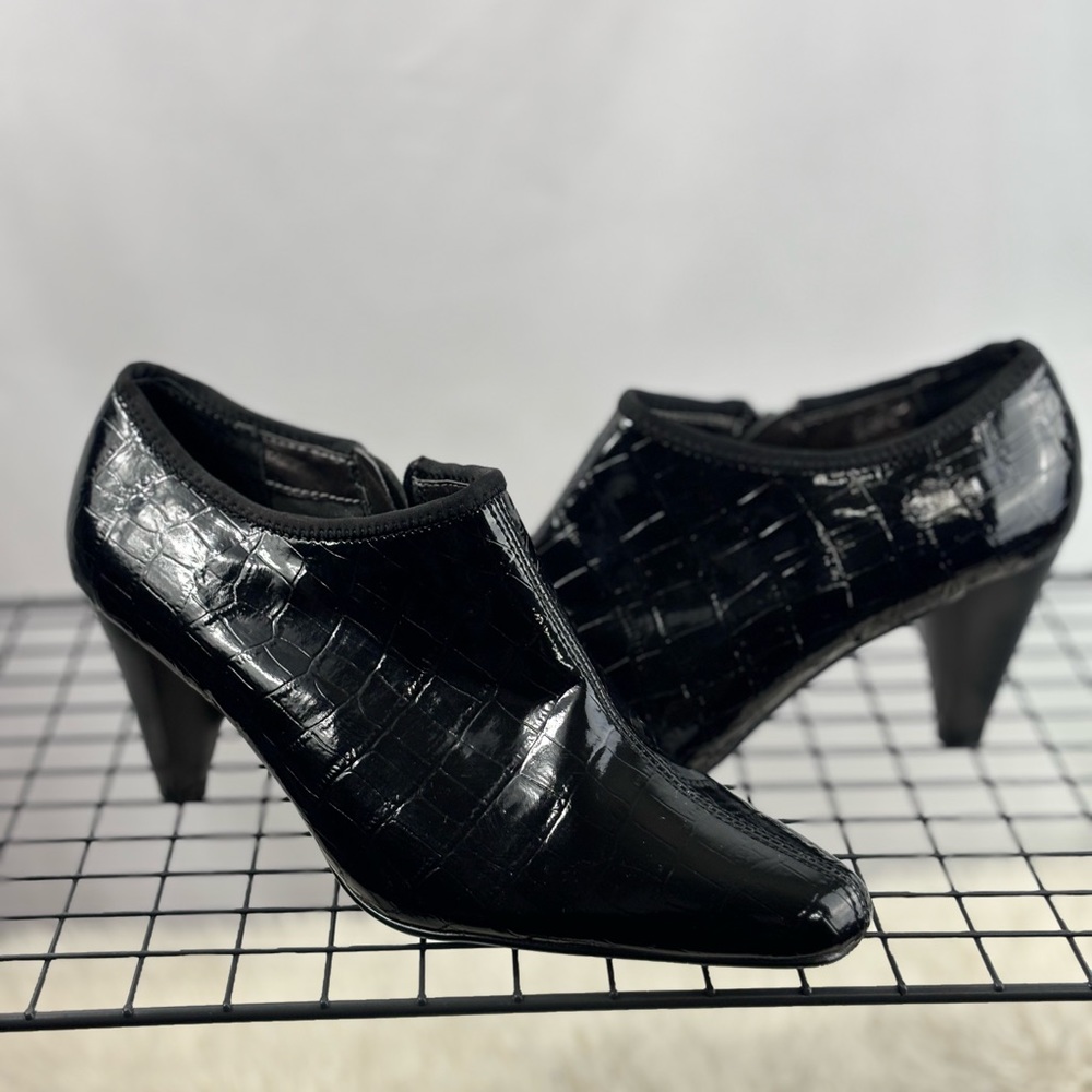 Comfortview women Block heel pointed toe Man made